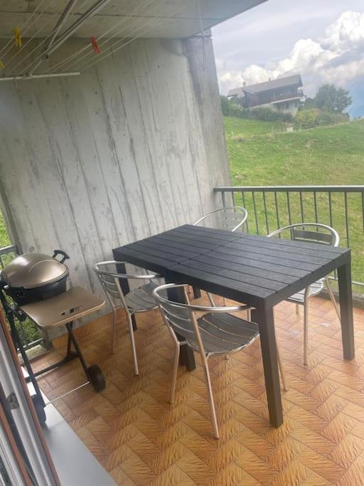 Superbe Appartement 3.5 Avec Cheminee Gruyeres Extérieur photo
